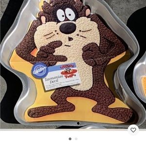 Wilton Retired Cake Pan Tasmanian Devil